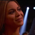 Beyoncé emocionada no Grammy 2017